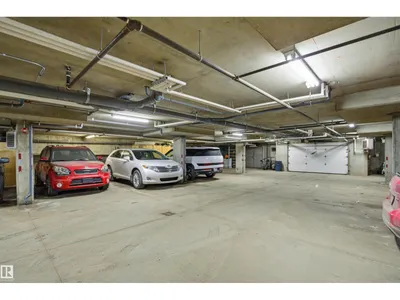 10806 83 AV NW photo 22