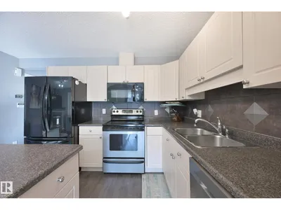 8127 7 AV SW photo 7