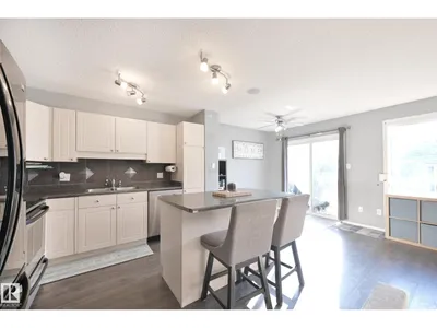 8127 7 AV SW photo 8