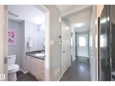 8127 7 AV SW photo 13