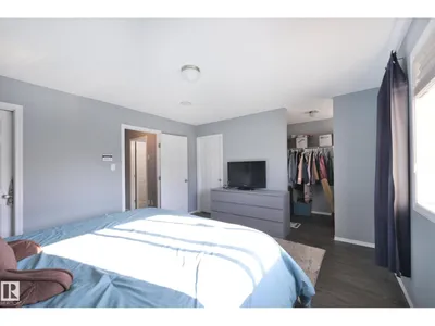 8127 7 AV SW photo 17