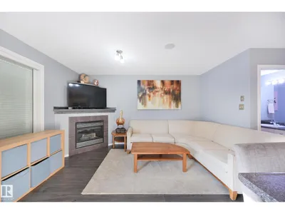 8127 7 AV SW photo 11