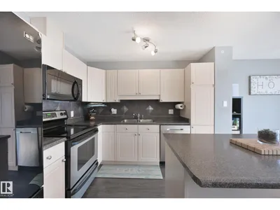 8127 7 AV SW photo 6