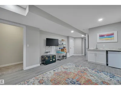 11234 105 ST NW photo 27