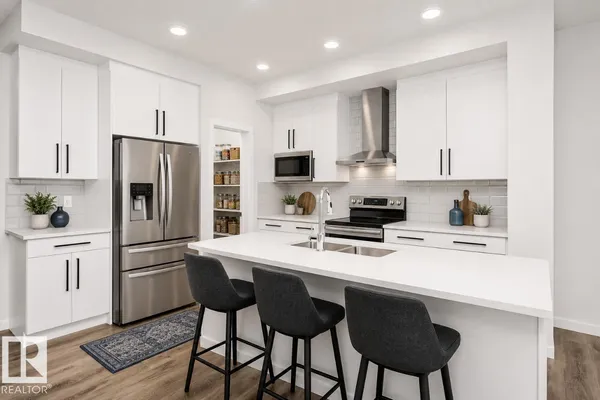 341 Linden LO photo 2
