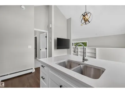 11212 75 AV NW photo 11