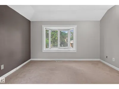 11212 75 AV NW photo 41