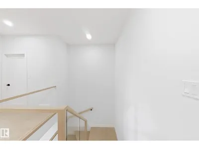 5411 64 ST photo 19