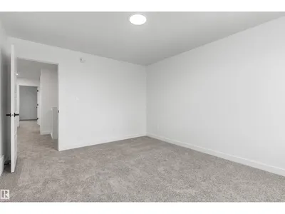 21143 21 AV NW photo 32