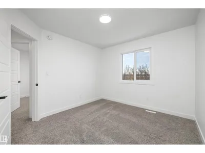 8724 183 AV NW photo 32