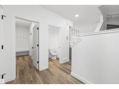 8724 183 AV NW photo 4
