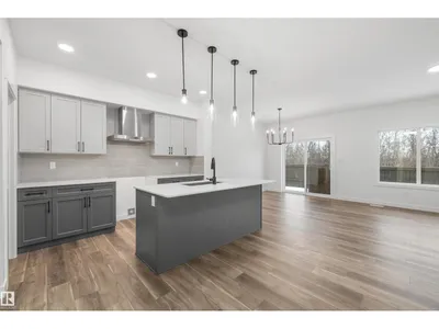 8724 183 AV NW photo 9