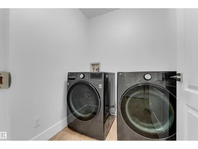3003 25 AV NW photo 18