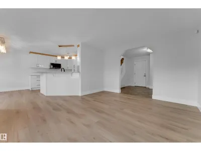 3003 25 AV NW photo 8