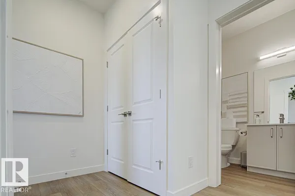 21139 21 AV NW photo 2