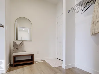 21139 21 AV NW photo 7