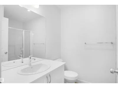936 19 AV NW photo 26