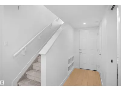 938 19 AV NW photo 7