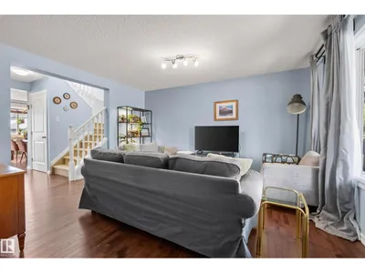 3003 20 AV NW photo 14