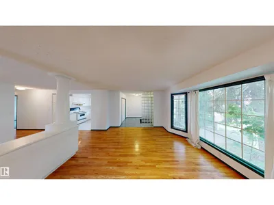 10941 81 AV NW photo 7