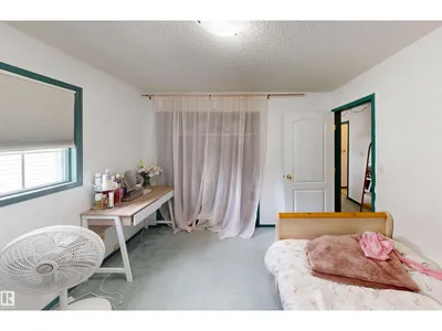 10941 81 AV NW photo 33
