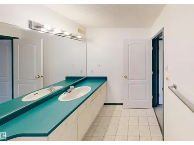 10941 81 AV NW photo 19