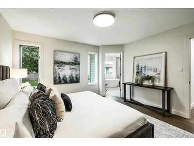 12 A INVERMERE PL photo 24