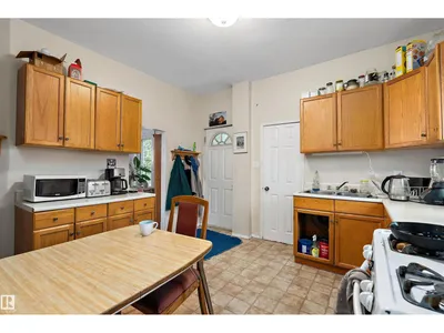 10816 92 ST NW photo 8