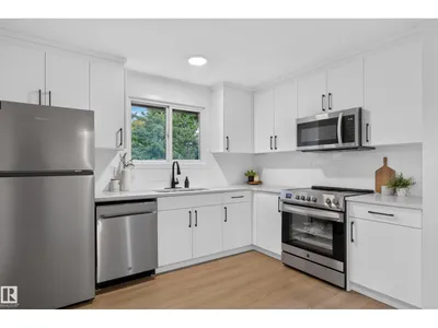 7117 180 ST NW photo 13
