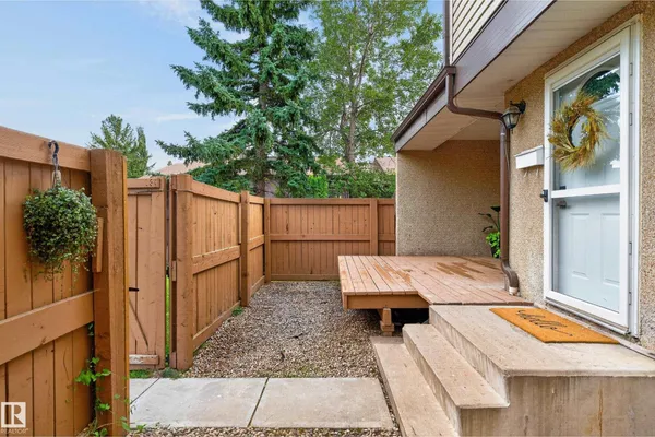 7117 180 ST NW photo 2