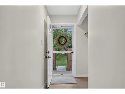 7117 180 ST NW photo 5