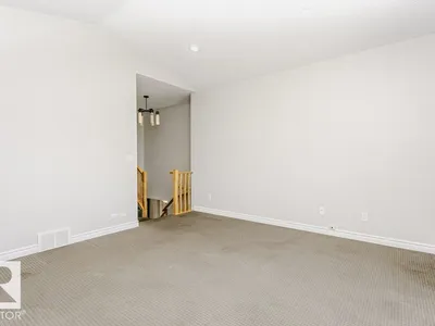 8018 3 AV SW photo 28