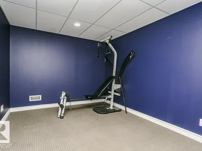 8018 3 AV SW photo 38