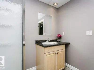 8018 3 AV SW photo 45