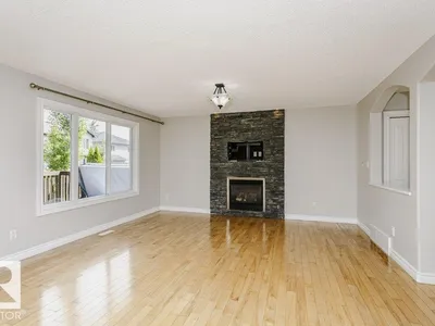 8018 3 AV SW photo 11