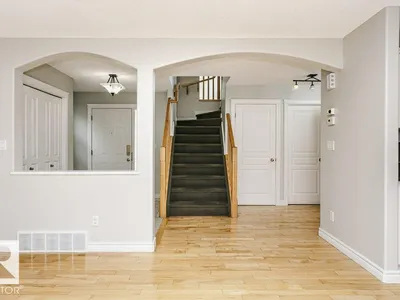 8018 3 AV SW photo 13