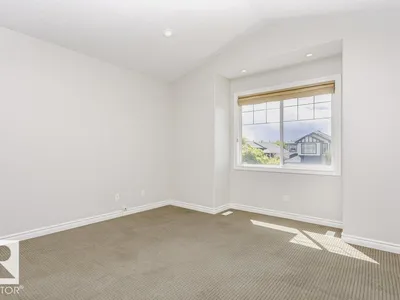 8018 3 AV SW photo 27