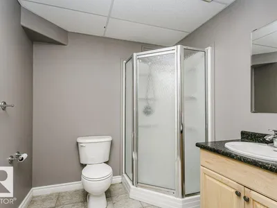 8018 3 AV SW photo 41