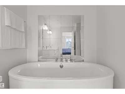 915 177 ST SW photo 38