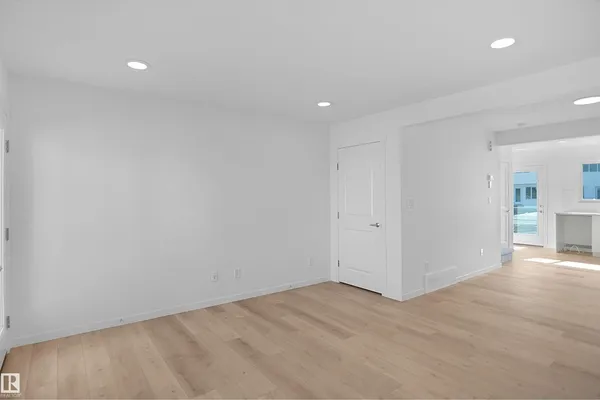 505 177 AV NE photo 2