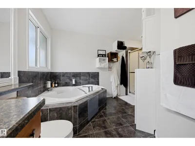 15552 49 ST NW photo 26