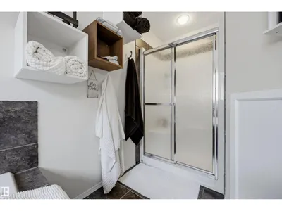 15552 49 ST NW photo 27