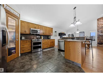 15552 49 ST NW photo 19