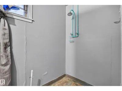 11406 83 ST NW photo 34