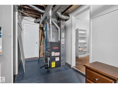 11406 83 ST NW photo 33