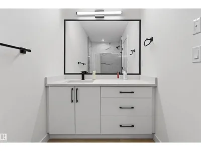 10915 159 ST NW photo 17