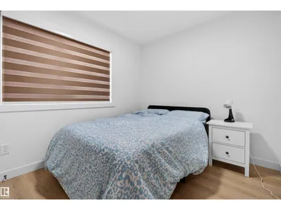10915 159 ST NW photo 12