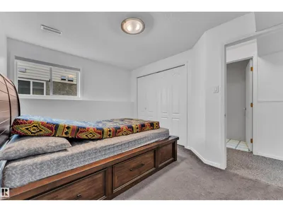 916 JORDAN CR NW photo 35