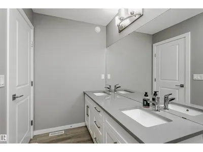 7322 CHIVERS CR SW photo 18