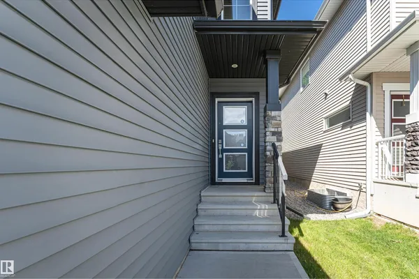 7322 CHIVERS CR SW photo 3